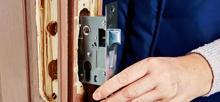 Garage Door Lock Replacement Lindenhurst